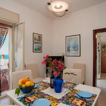 Casa Claudine By Homes4holidays Apartman