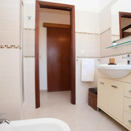 Casa Claudine By Homes4holidays Apartman
